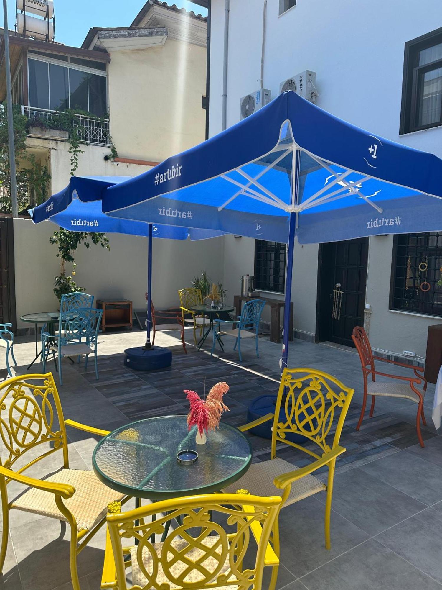 Loost Town Inn Hotel Анталия Екстериор снимка