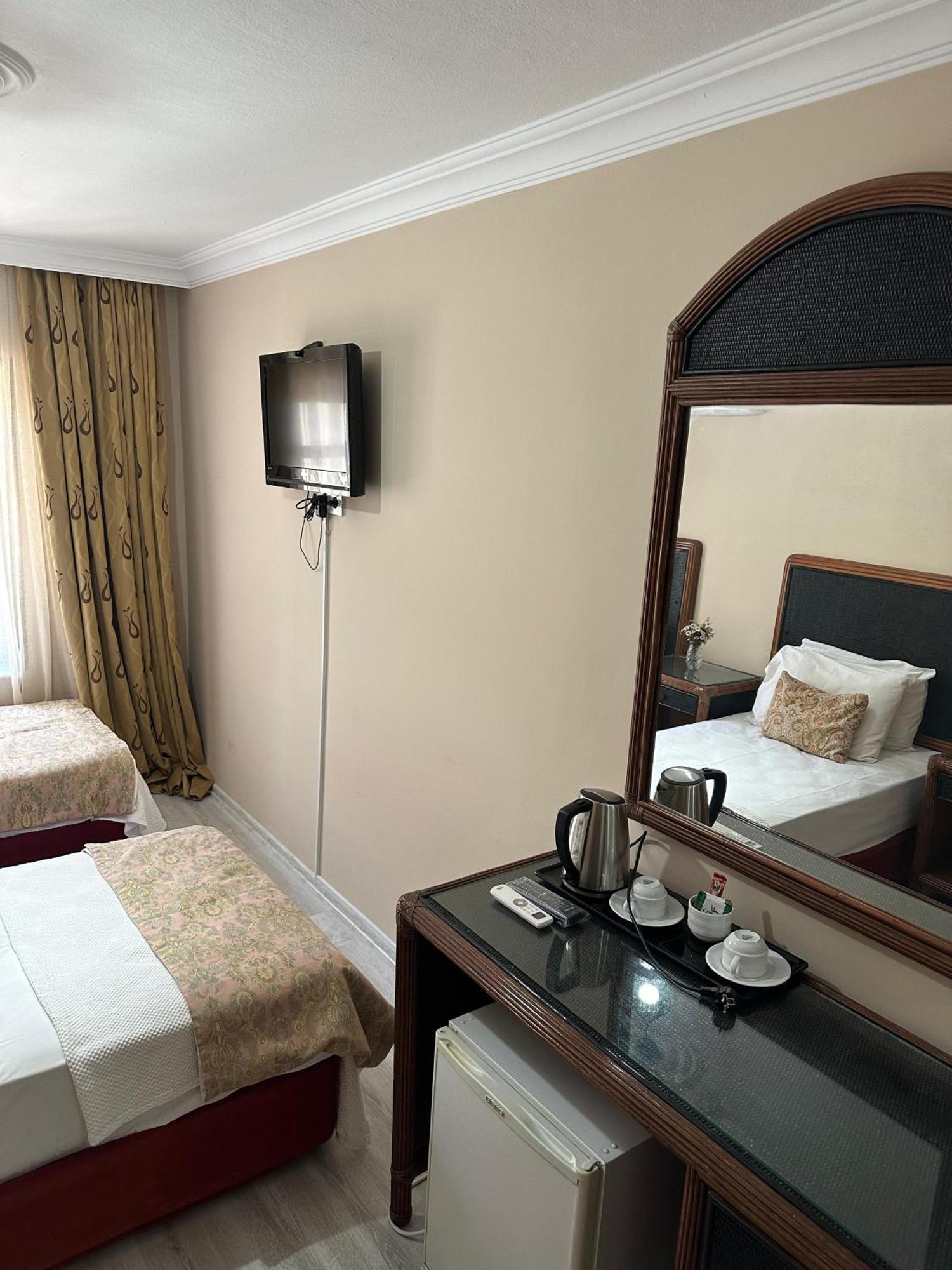 Loost Town Inn Hotel Анталия Екстериор снимка