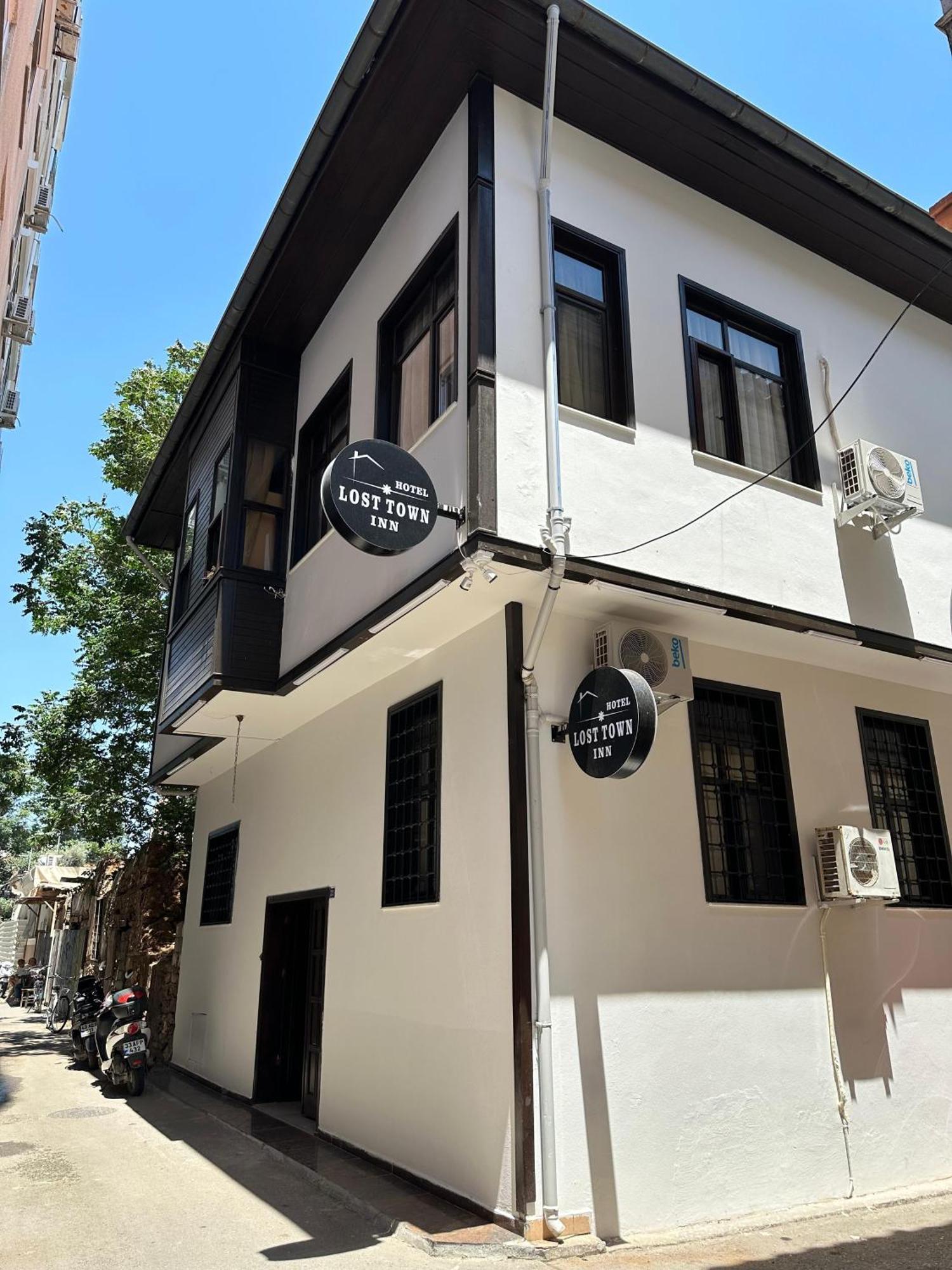 Loost Town Inn Hotel Анталия Екстериор снимка