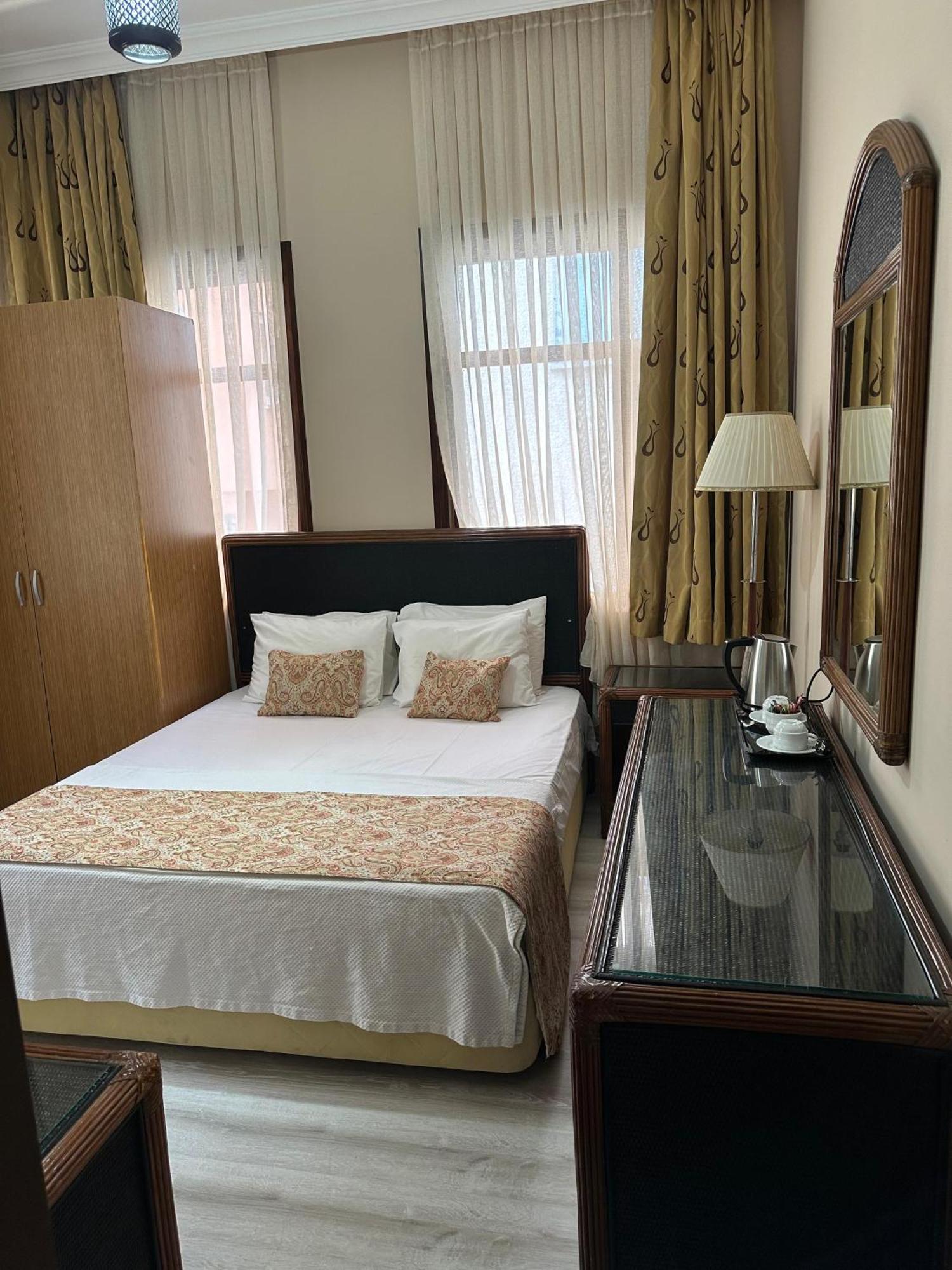 Loost Town Inn Hotel Анталия Екстериор снимка