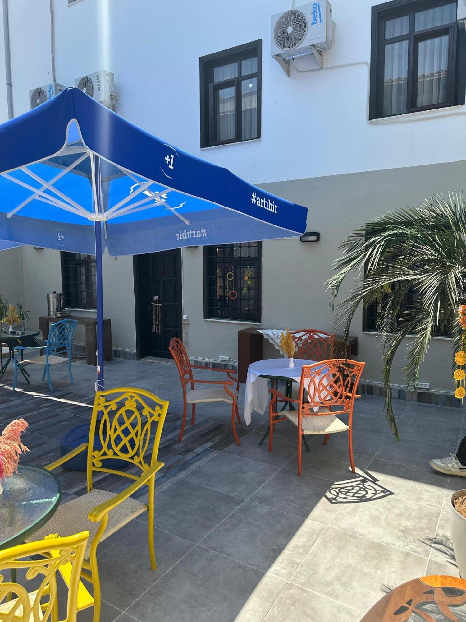 Loost Town Inn Hotel Анталия Екстериор снимка