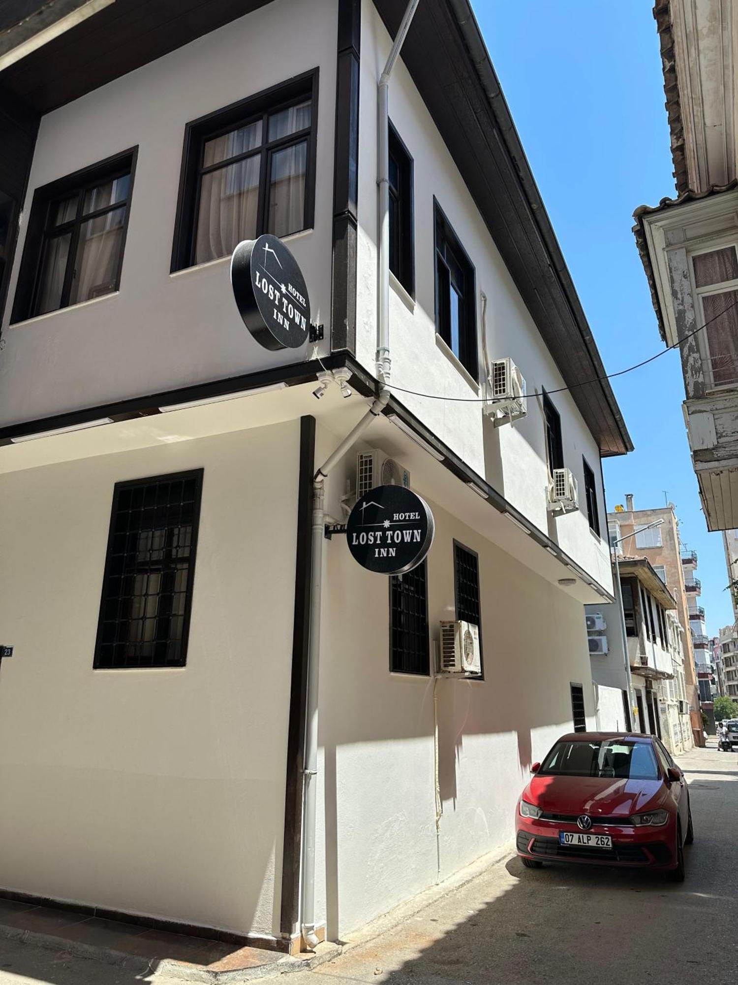 Loost Town Inn Hotel Анталия Екстериор снимка